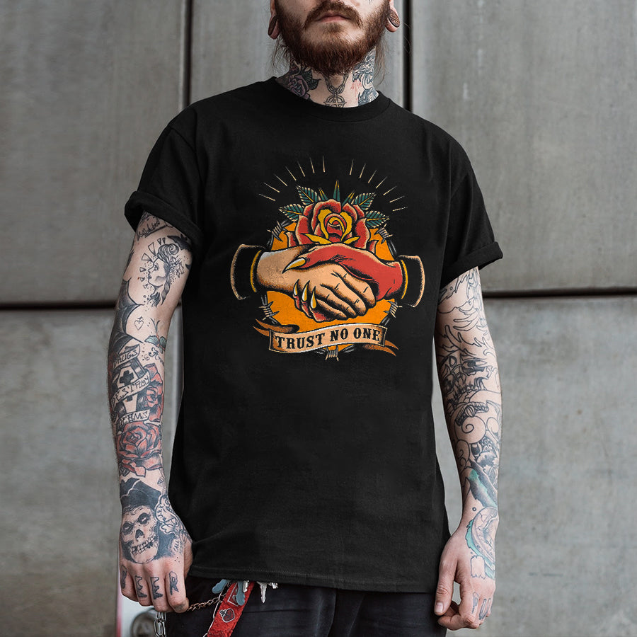 Trust No One Print T-shirt
